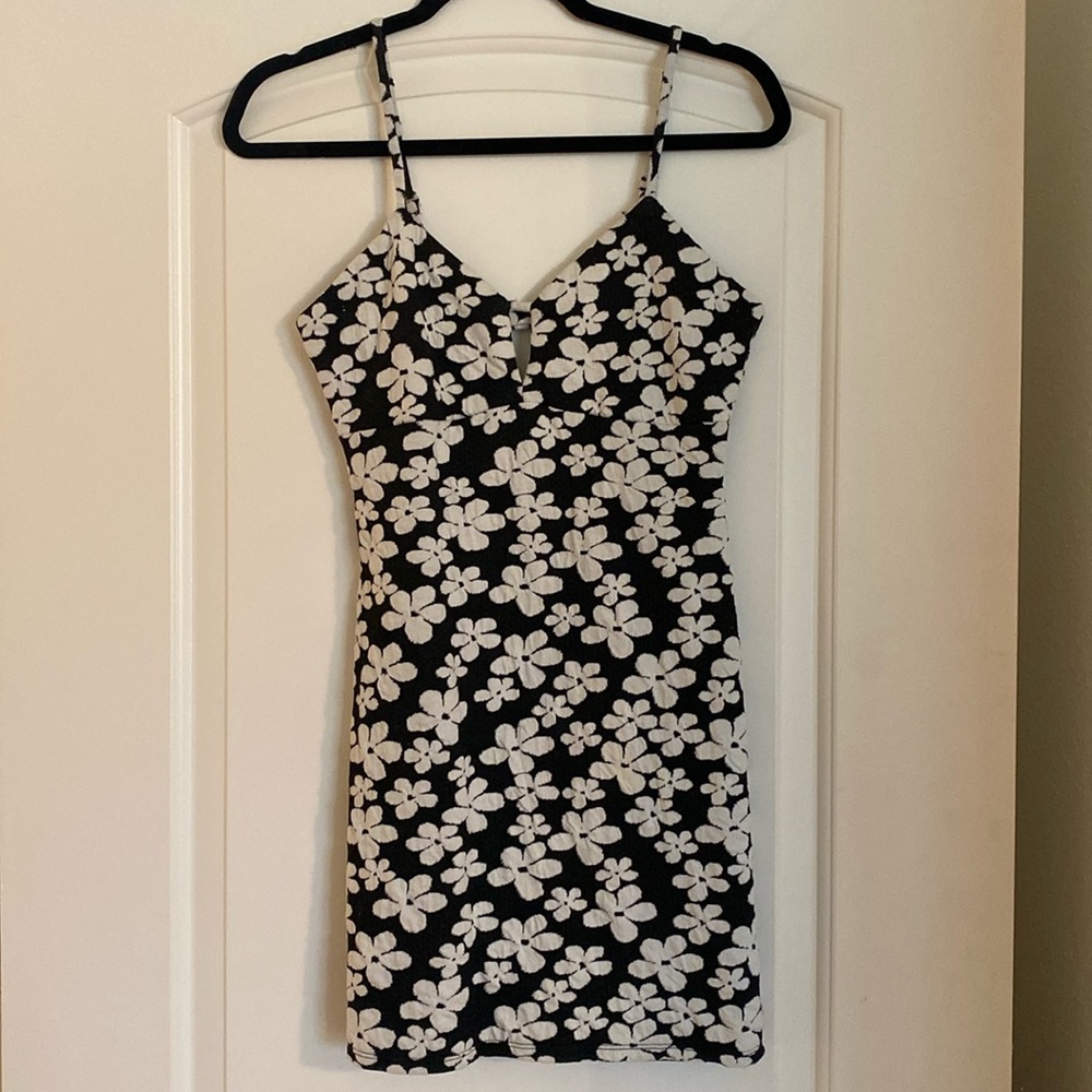 Black/white- mini Daisy Dress